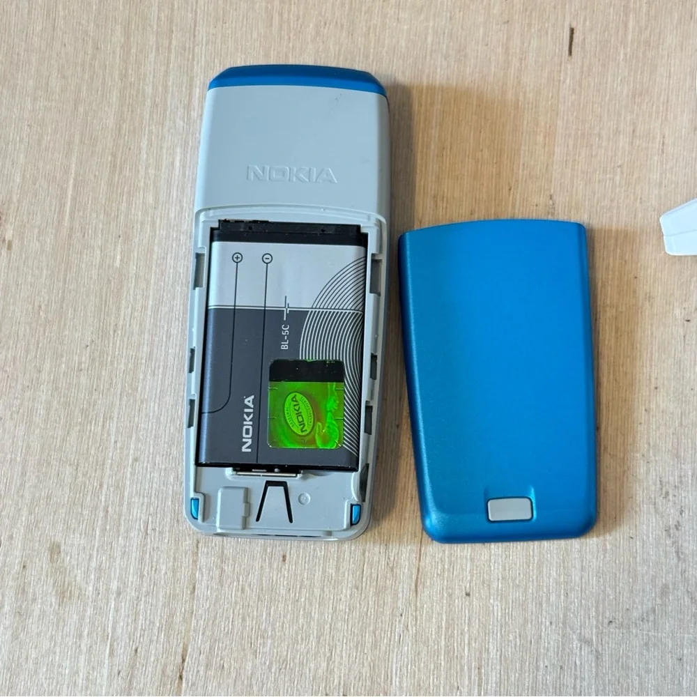 Nokia Mobile Phone Model:2310 Blue Turns On-No Charger “UNTESTED”Read Info Blw!